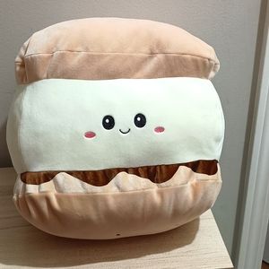 Smoochy Pals S'mores Plushie 11"x11"x7"